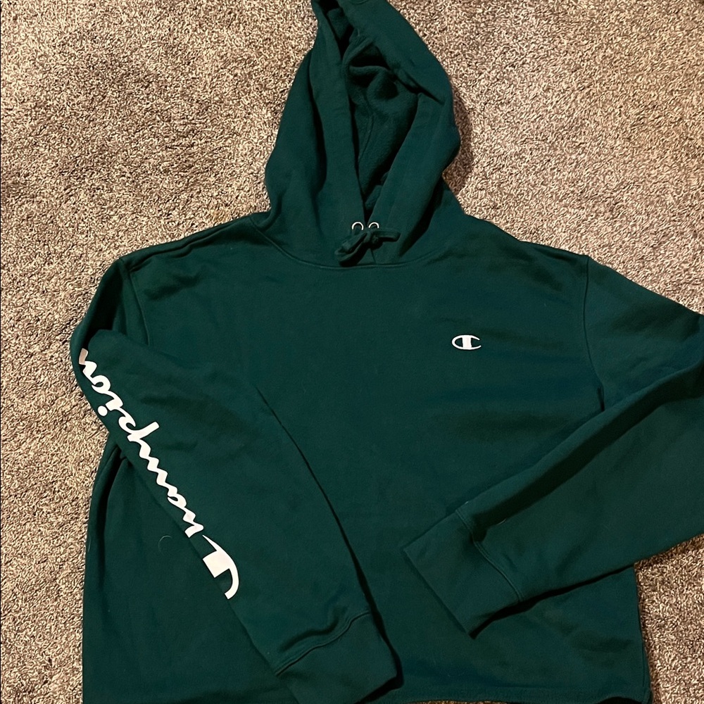 Champion Women’s cropped Hoodie size XL